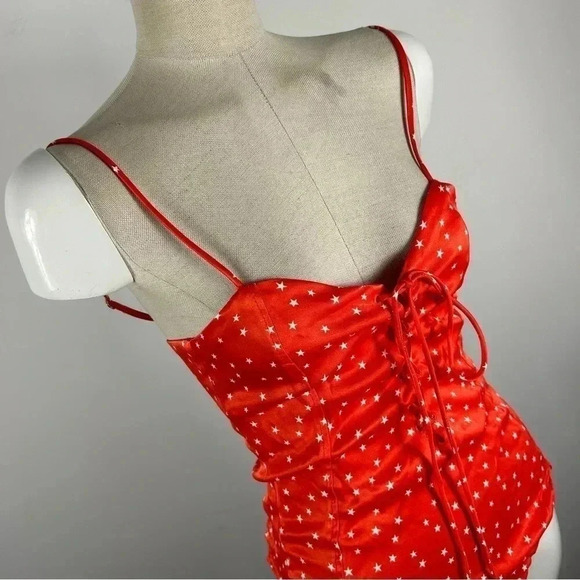 💕ZARA Red Satin  Laced V-NECK Viscose Blend Stars Print BODYSUIT SIZE M NWOT - Picture 5 of 9
